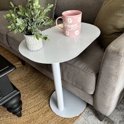 YunMeoCool-White Heavy Metal C Shaped End Table