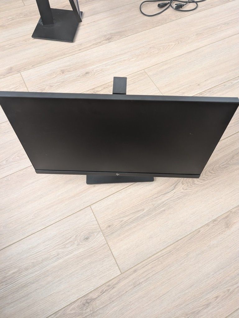 Dual HP Z23 Monitors
