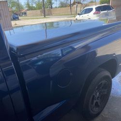2006 Dodge Dakota Tonneau Cover