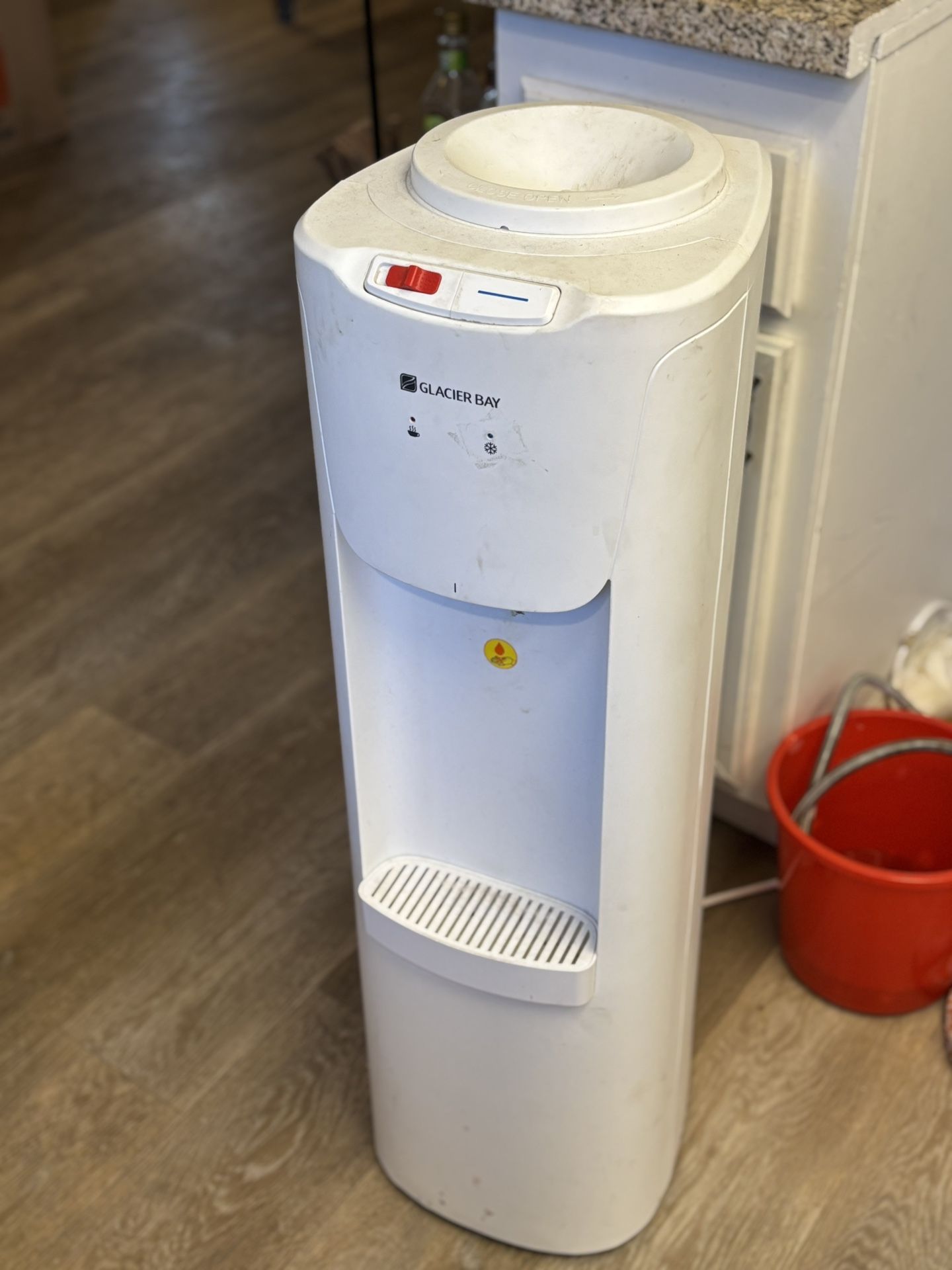 Glacier Bay Water Dispenser