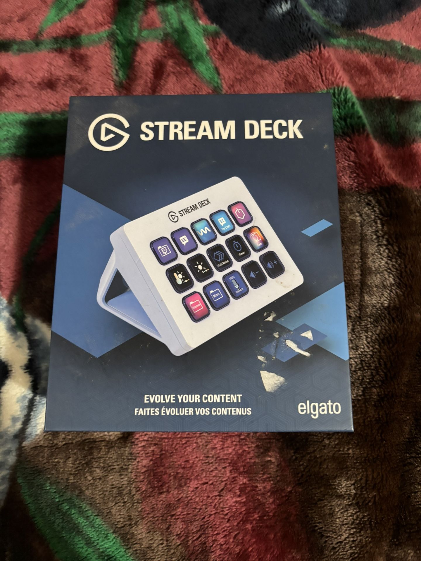 El gato Stream Deck 15 Customizable Keys!