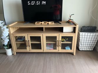 T.V. An stand