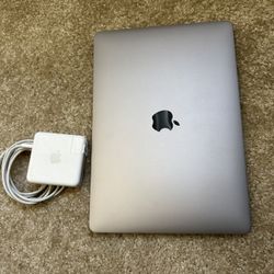 MacBook Pro (2020 - M1 Chip)