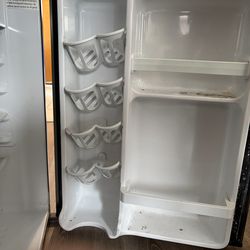Small fridge works great no longer needed