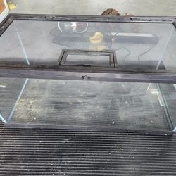 Reptile Tank/enclosure With Accessories 
