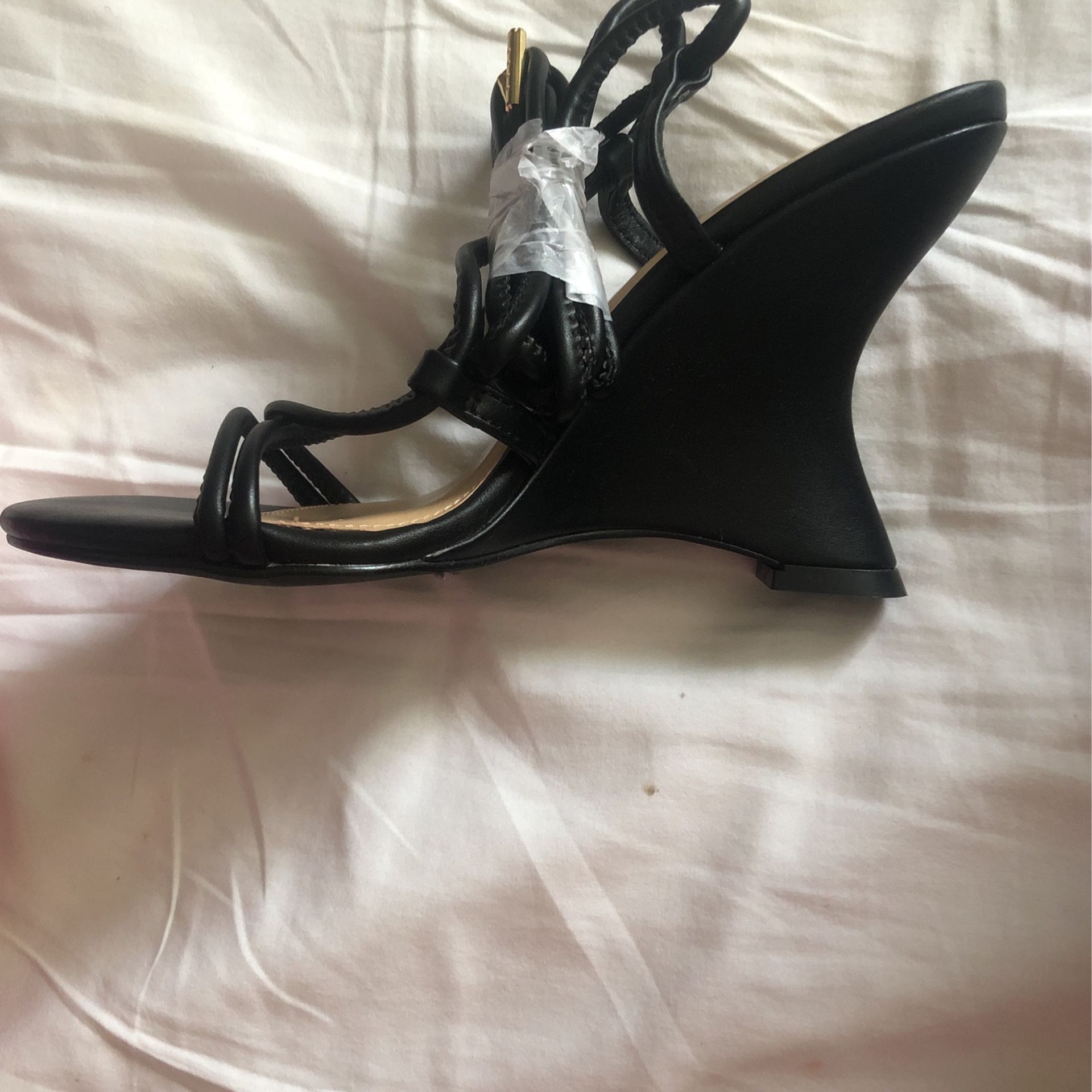 Brand new Shoedazzle Women’s Shoes