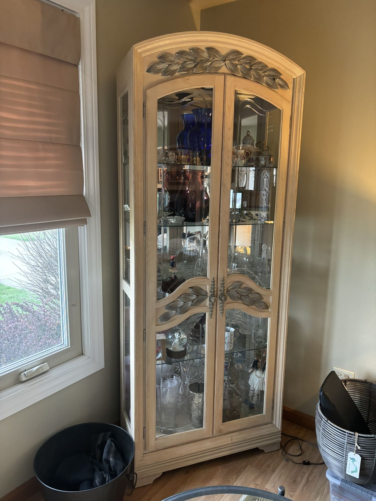 2 Glass Curio Cabinet With Light 