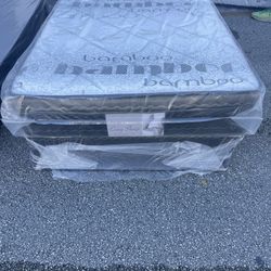 NEW MATTRESS TWIN SIZE PLUSH WITH BOX SPRING 