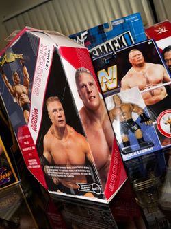 Brock Lesnar ( Ultimate Edition ) & Retro Suplex City toy
