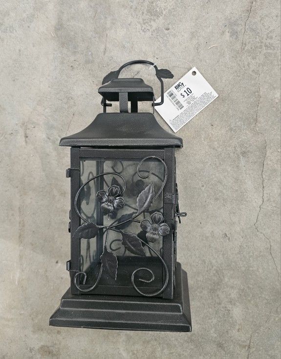 Metal Leaf Lantern 