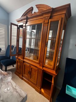 China Cabinet / Glass Display