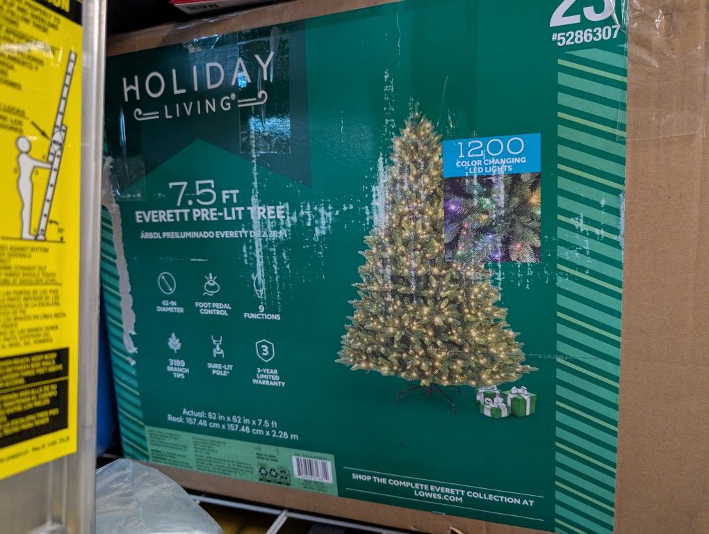 Everett Grand Fraser Fir Artificial Christmas Tree 7.5 ft Holiday Living Lowe's