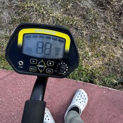metal detector 