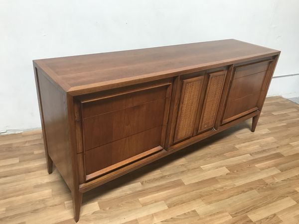 Mid Century Nine Drawers Dresser By Century For Sale In Los