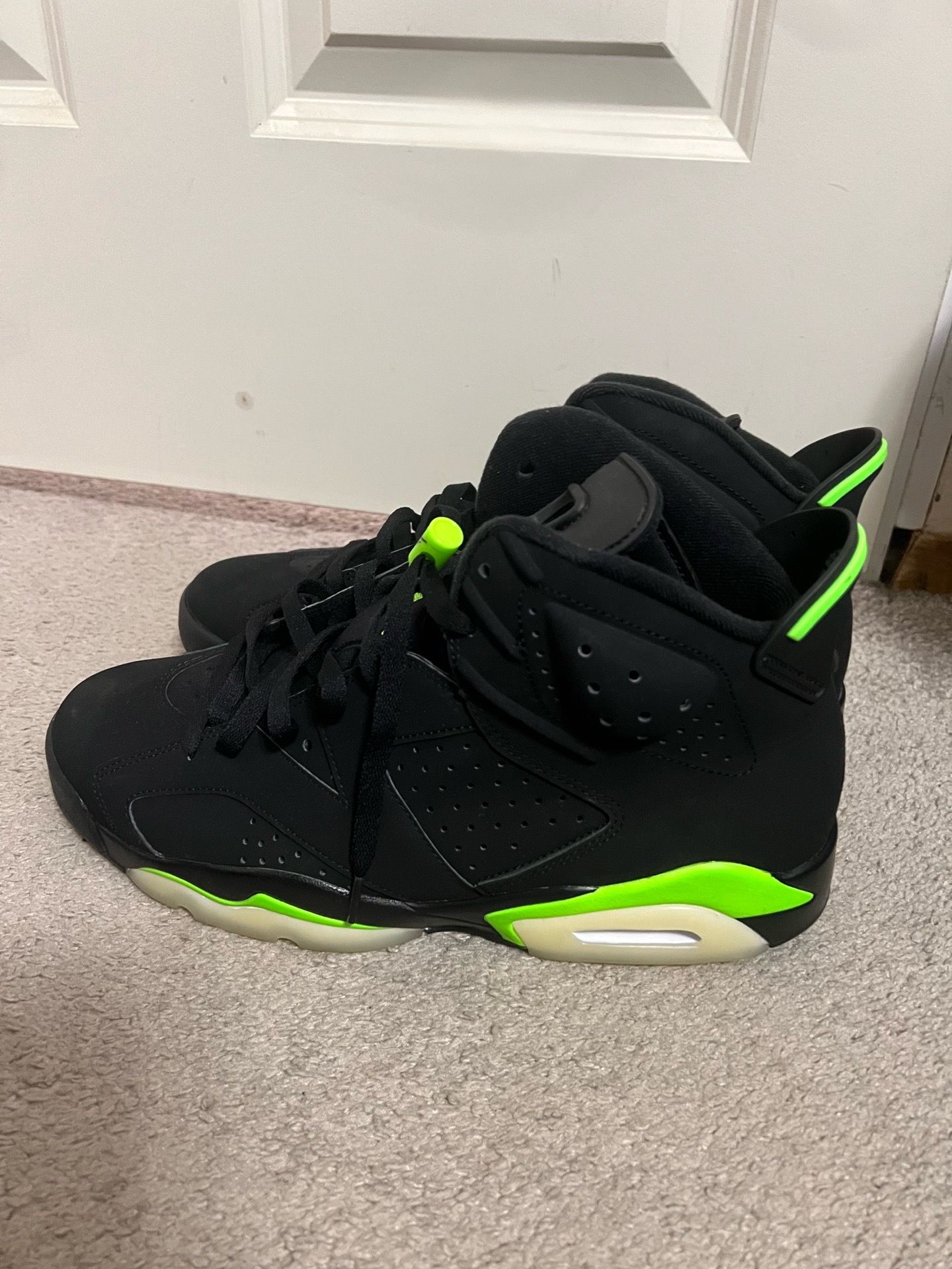 WORN ONCE JORDAN 6 ELECTRIC GREEN SIZE 11.5
