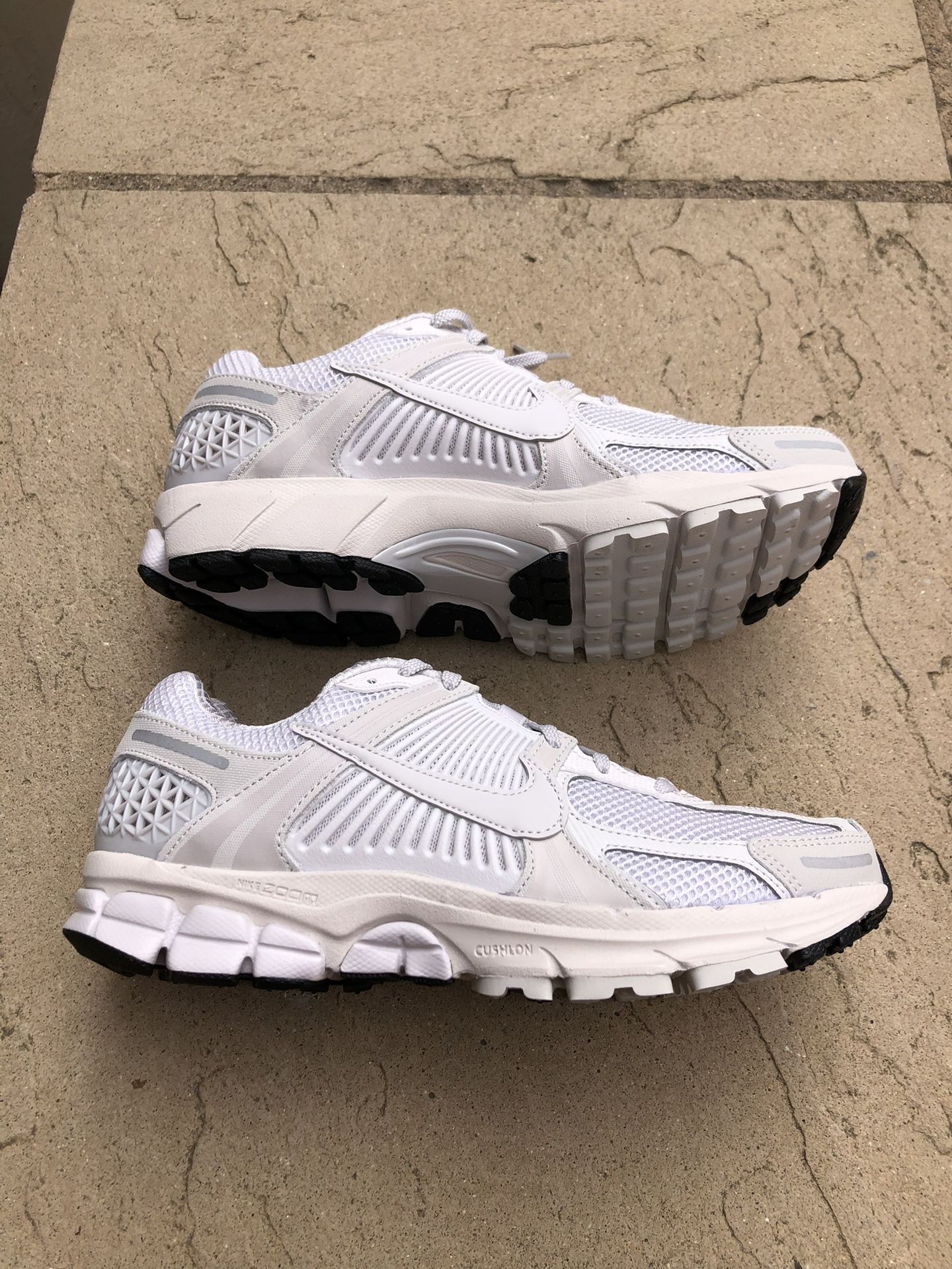 New Nike Zoom Vomero White Vast Grey Sail Shoes Women's 10