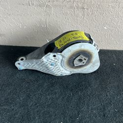 18-23 Chevy Chevrolet Traverse Buick Enclave Transmission Mount 2018 2019 2020 2021 2022 2023
