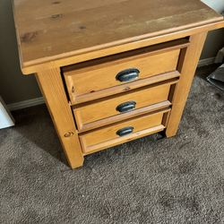 Side Dresser 