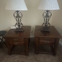 2 Side Tables 