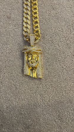 cuben link jesus pendant chain