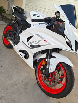 2023 Yamaha R7