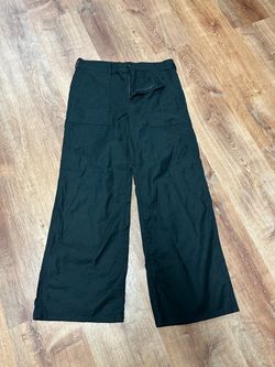 Black Wide-Leg Cargo Pants