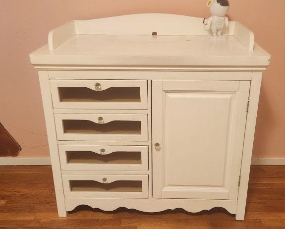 Changing Table/dresser
