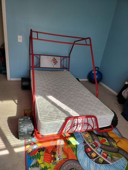 Metal car bed frame. ( Twin)
