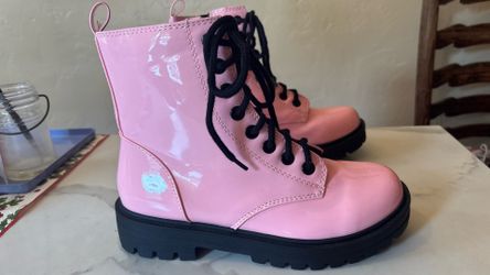 NWT size 9.5 pink combat boots by SODA