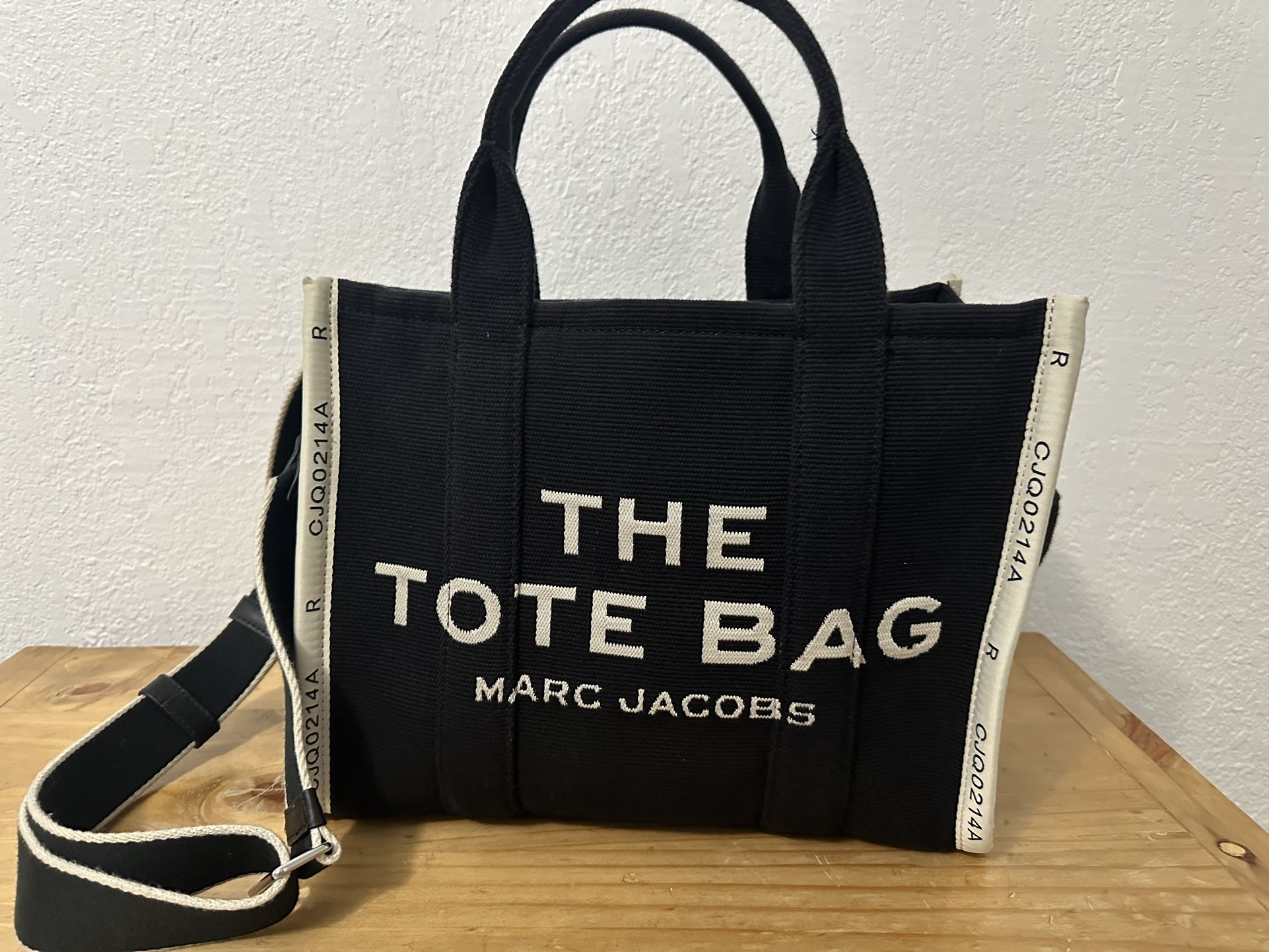 THE JACQUARD MEDIUM TOTE BAG