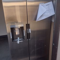 Brand New Stainless Fridge, Delivery Available!!!
