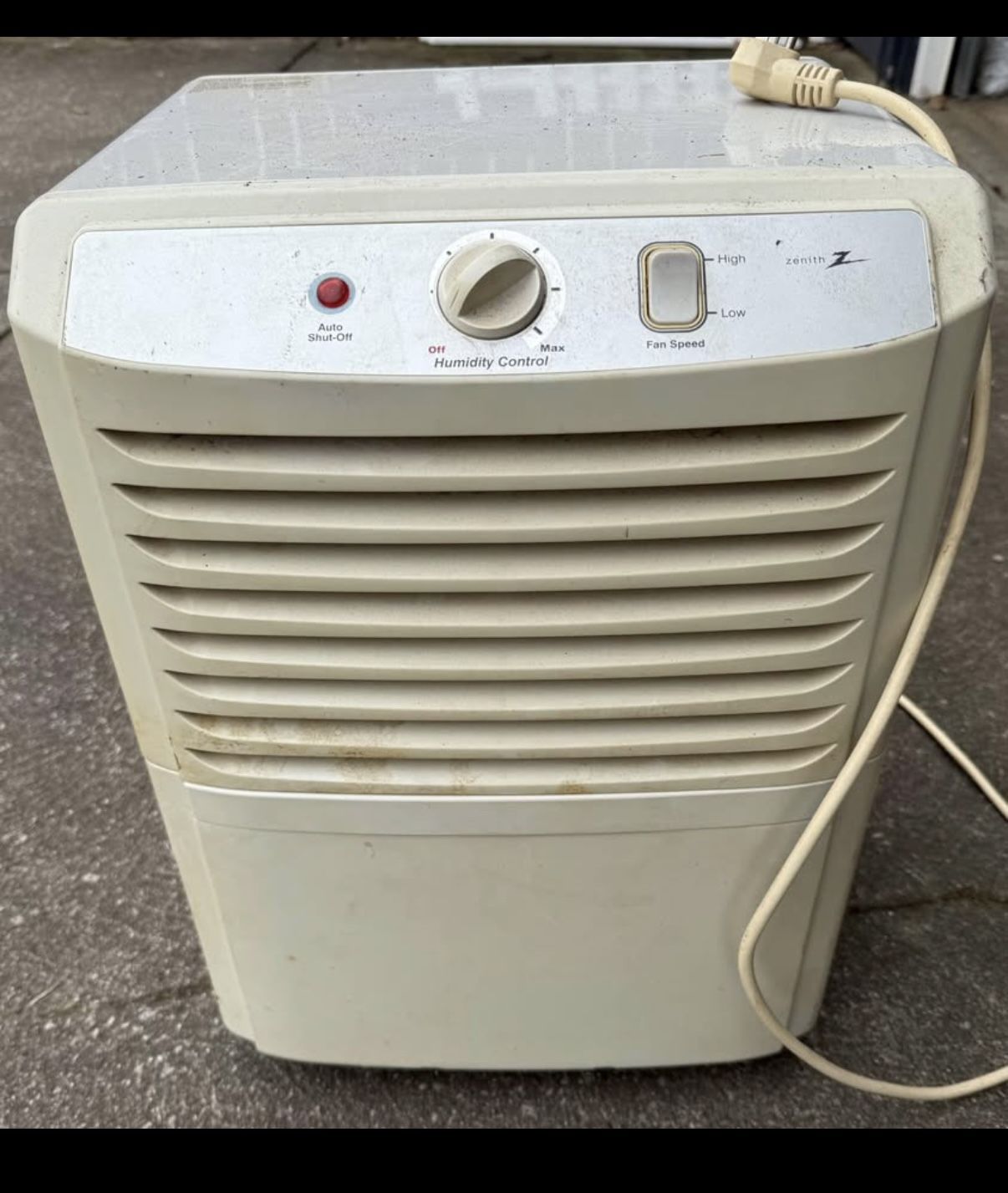 Zenith dehumidifier