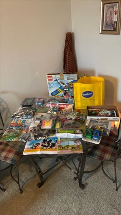 Large Lego collection complete and almost complete sets