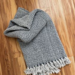 Cotton Blue/white Fringed Throw Blanket