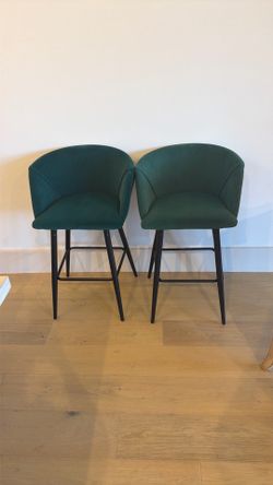 Set of 2 Green Velvet Counter Stools