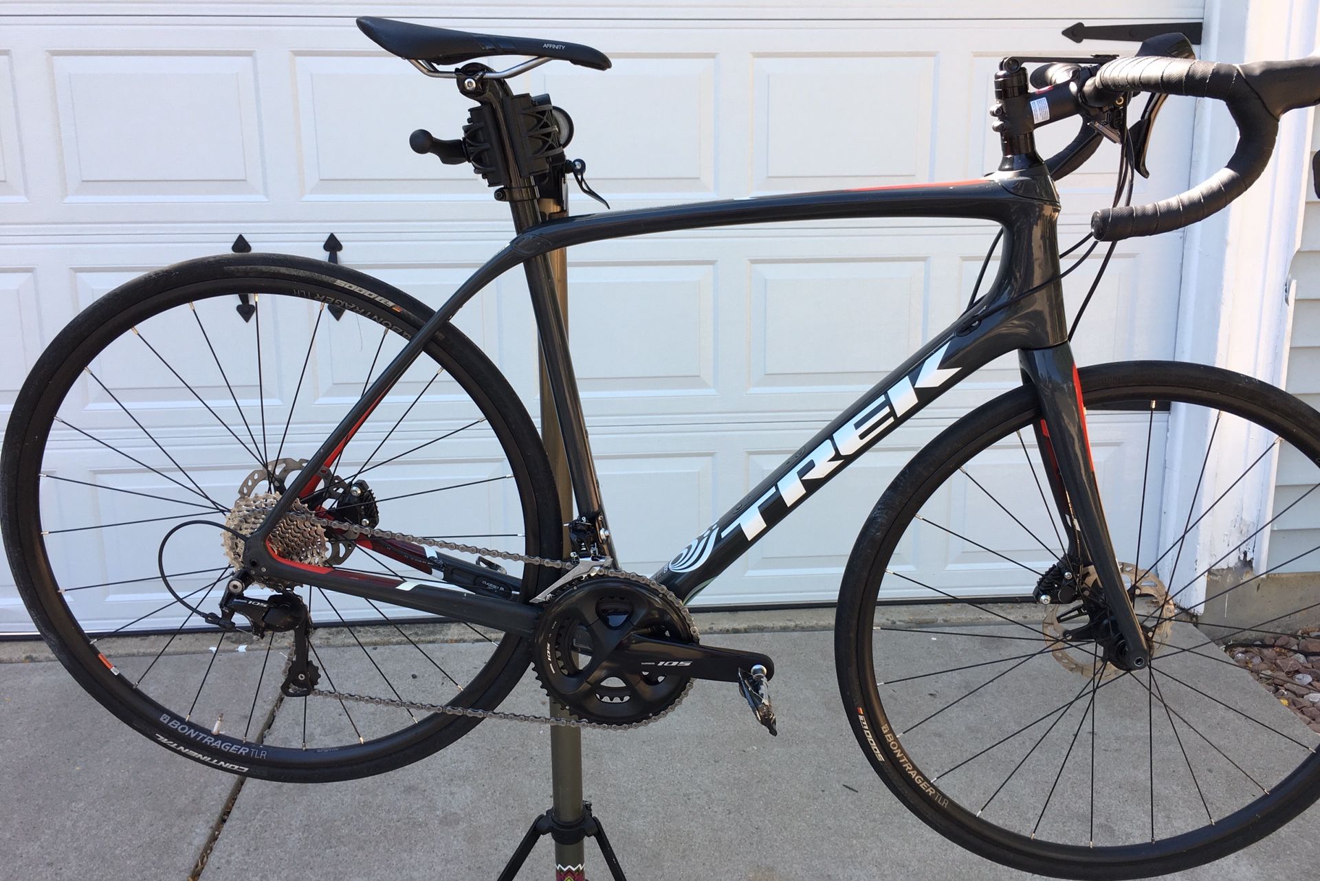 2019 Trek Domane SL 5 Disc 56cm Road Bike