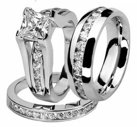 New 18 k white gold wedding ring set engagement ring his and hers