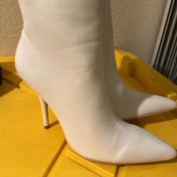 Brand New Women’s Size 7.5 Heel Boots 