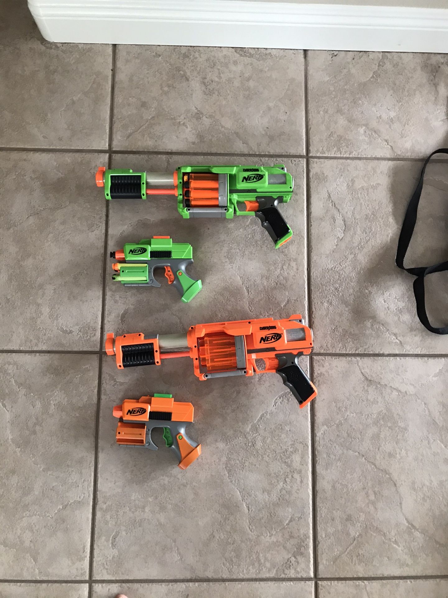 Nerf guns (set of 2)