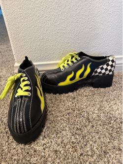 Current Mood Boots Size 6