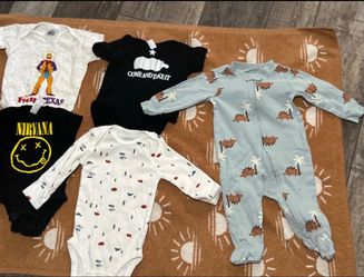 Baby Onesie and Sleeper Lot – 5 Pieces