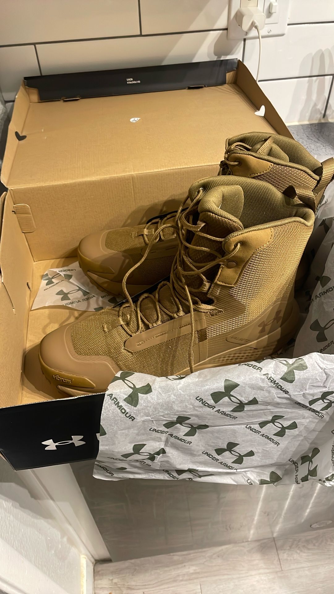 Under Armour Men's Charged Valsetz Military and Tactical Boot