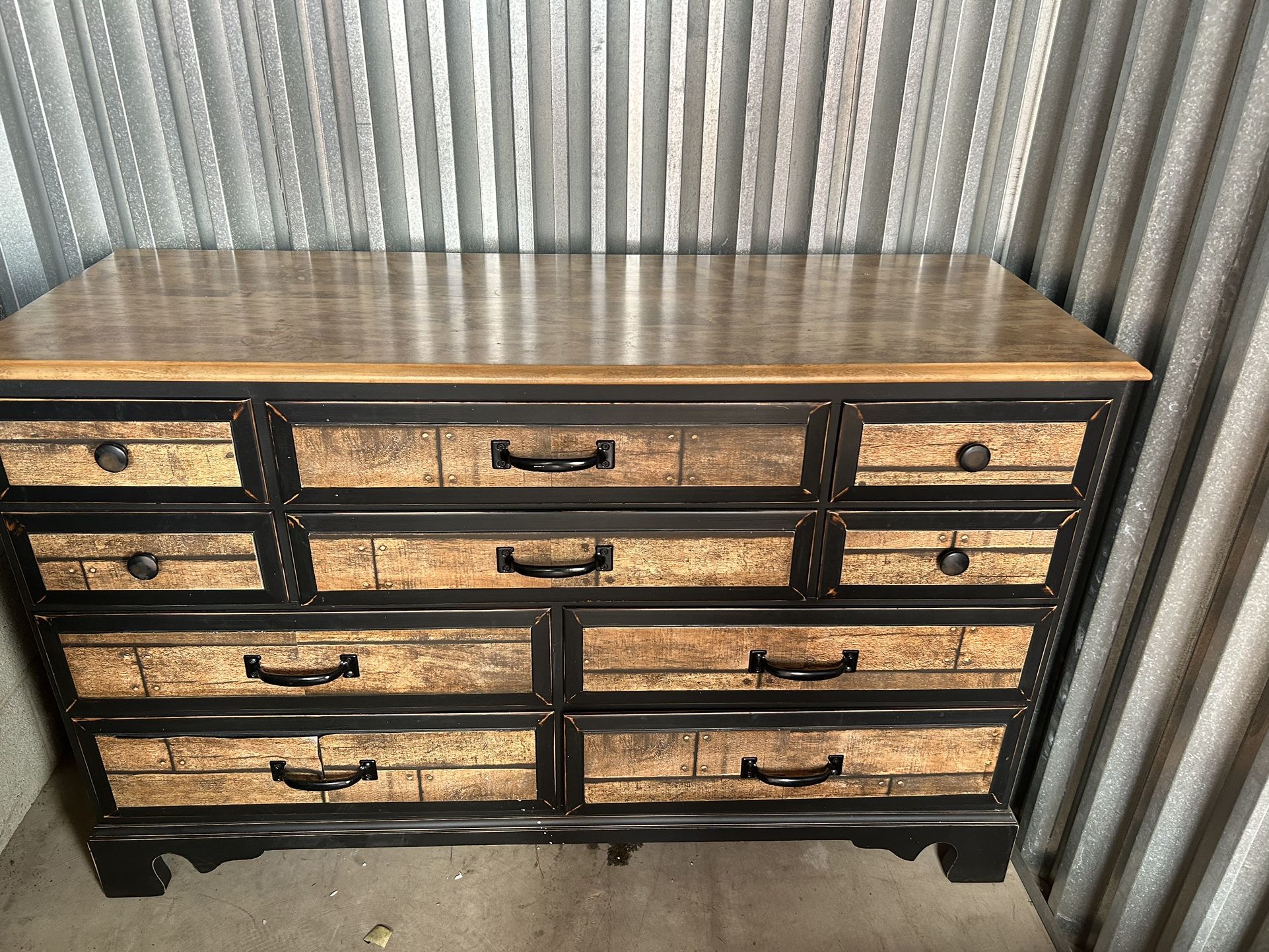 Dresser