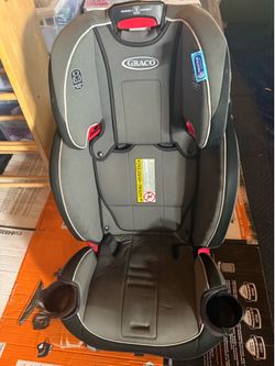 The Graco SlimFit 3-1 Car Seat