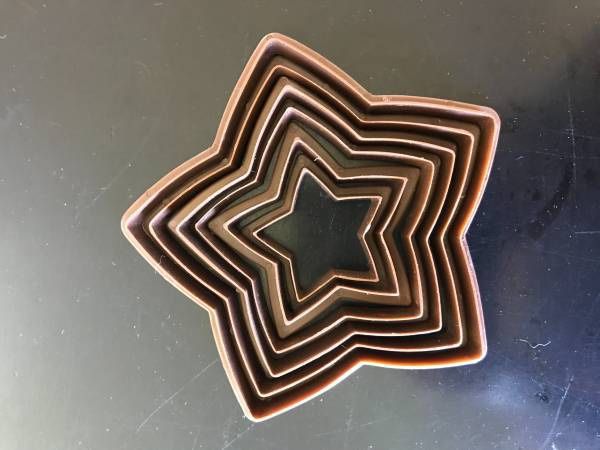 LIKE NEW Wilton 6 Graduated Star Pastry Cookie Cutters