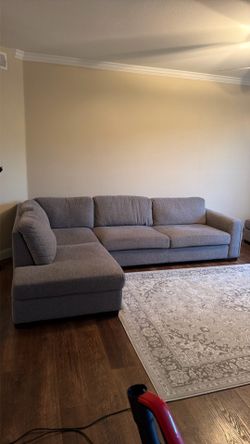 L-shaped couch - 10x 5 ft