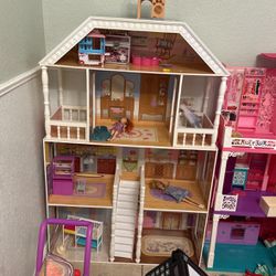 Two Doll Houses / Barbie House 