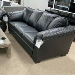 Betrillo Black Living Room Set

by Ashley Furniture