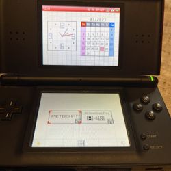 DSLITE FOR SALE WITH ORIGINAL BOX SEND OFFERS NO LOWBALLING 