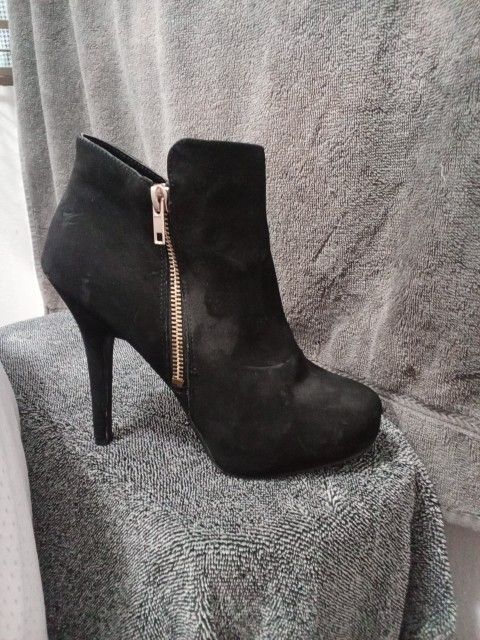 Suede Low Boot High Heel